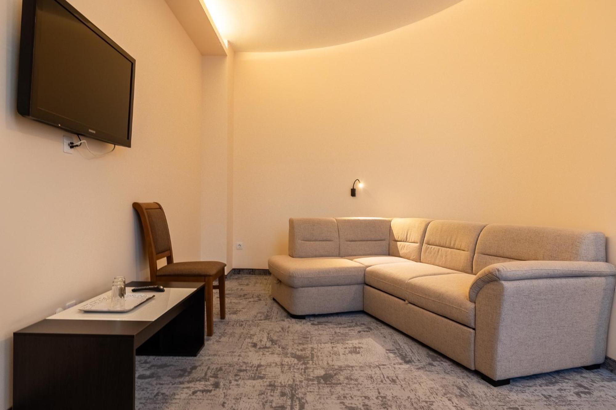 Pensiunea Floarea Soarelui Brasov Ngoại thất bức ảnh