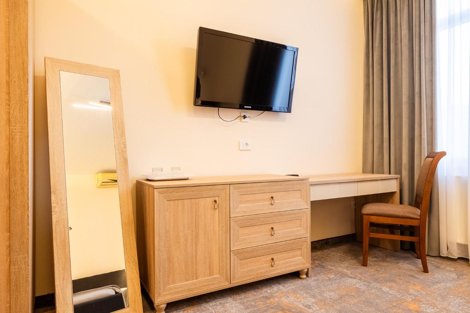 Pensiunea Floarea Soarelui Brasov Ngoại thất bức ảnh