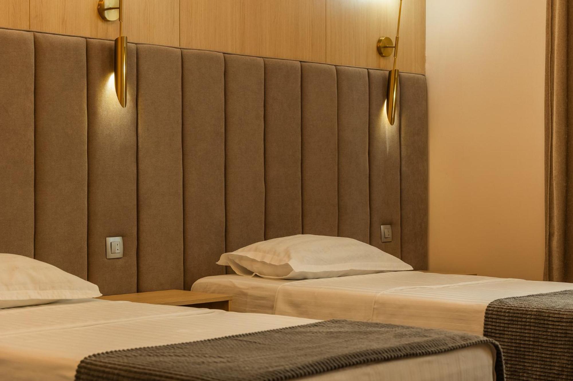 Pensiunea Floarea Soarelui Brasov Ngoại thất bức ảnh